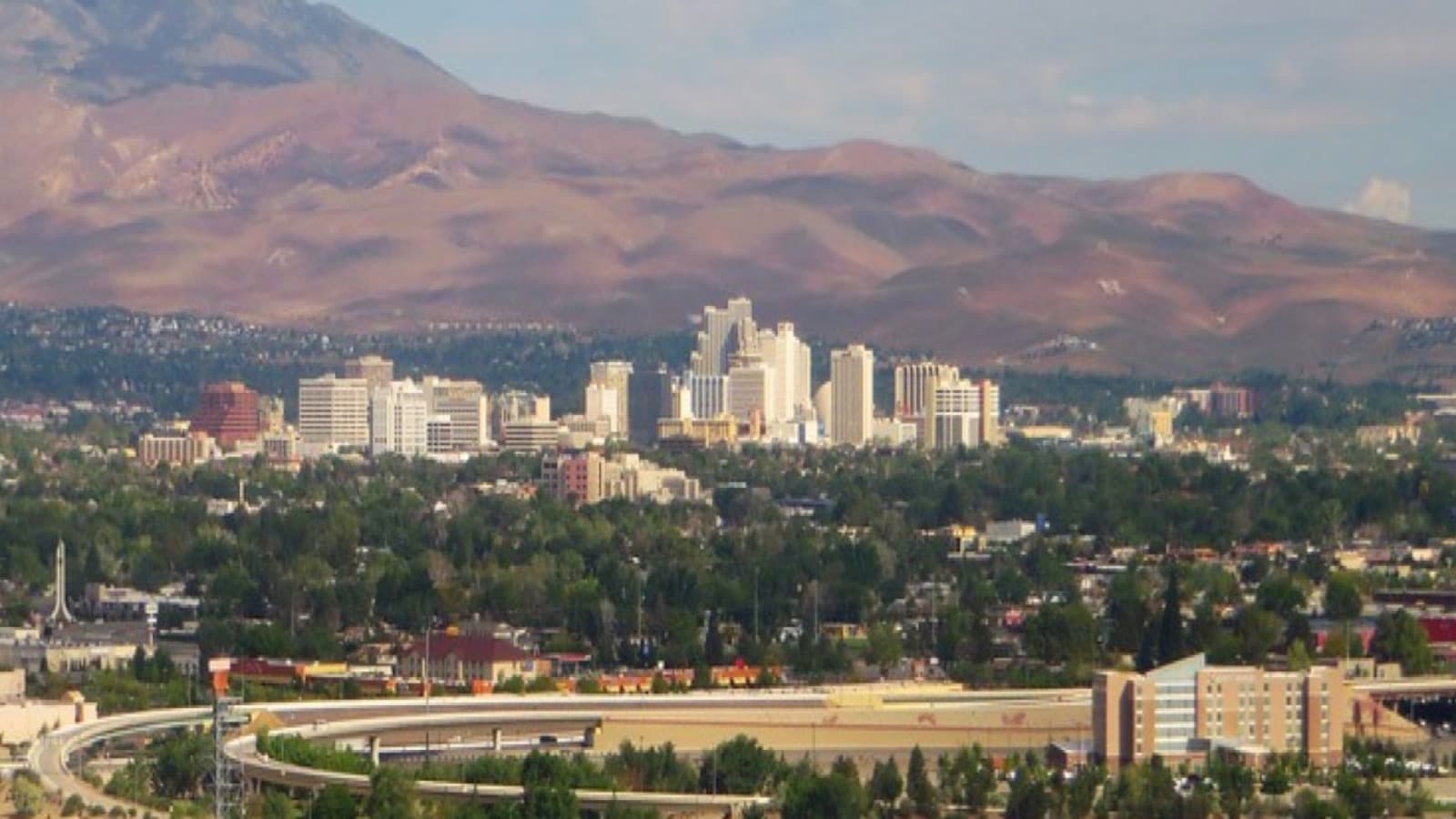 Moving from New York to Las Vegas in 2026: Cost, Taxes, Neighborhoods & Timeline